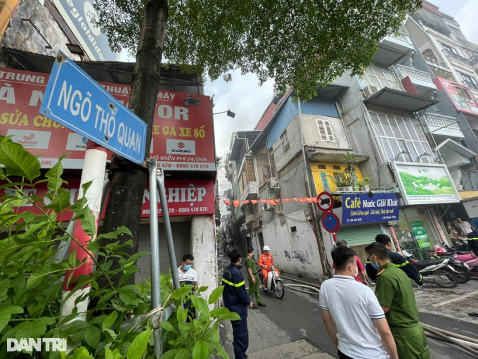 Hà Nội: Cháy nhà 6 tầng trong ngõ, 3 trẻ em mắc kẹt