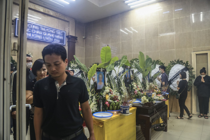Dòng người khóc thương tiễn biệt các nạn nhân trong vụ cháy ở Khâm Thiên