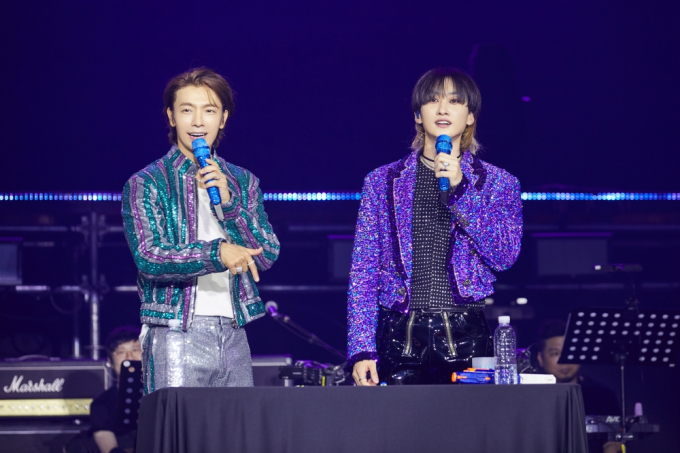 Gần nửa năm sau Super Show 9, 2 thành viên Donghae - Eunhyuk của Super Junior trở lại TPHCM gặp gỡ fan Việt