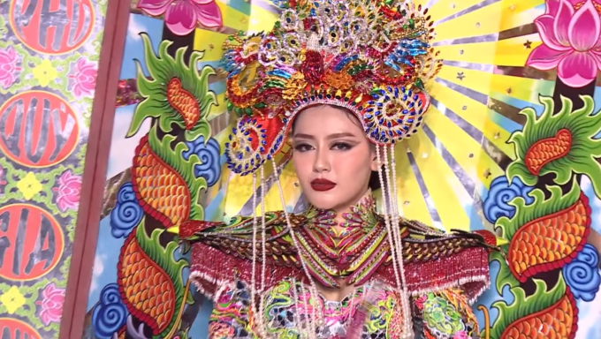 Đặng Thanh Ngân mang nghệ thuật tranh kính lên sân khấu Miss Supranational 2023: Lộng lẫy và đầy ấn tượng