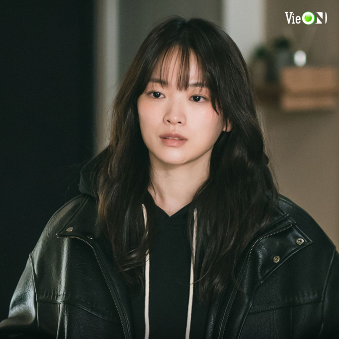 Chun Woo Hee “ngầu đét” trong “Cú lừa nên duyên”, có đủ sức đánh bật Lee Bo Young và Song Hye Kyo?
