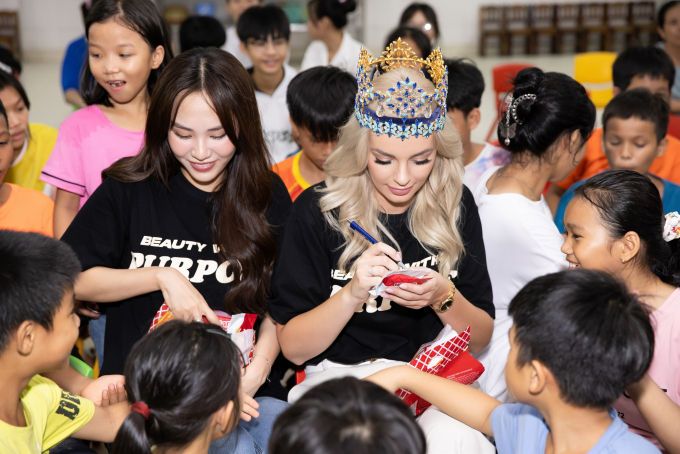 Chủ tịch Miss World khen ngợi dự án nhân ái của Mai Phương: Hi vọng chiếc vương miện xanh thuộc về Việt Nam