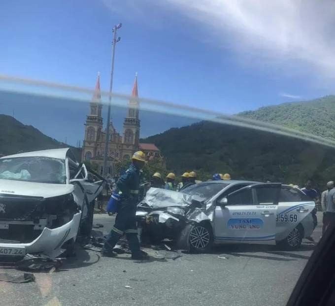 3 ô tô tông nhau trên quốc lộ, 1 người chết, 4 người bị thương