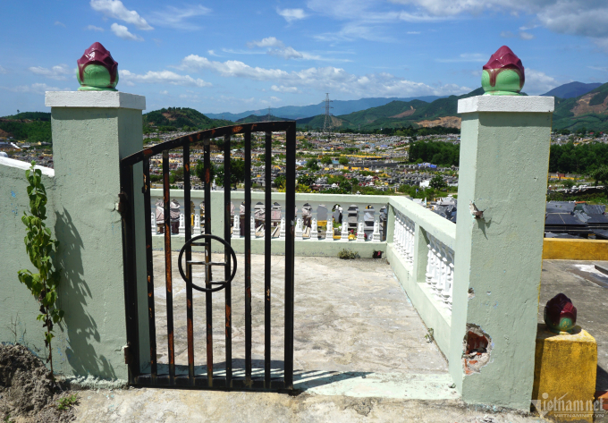 Đà Nẵng: Nhóm thiếu niên trộm hàng loạt cổng sắt ở nghĩa trang