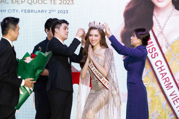UniMedia ngừng hợp tác cử đại diện, Thanh Thanh Huyền là chiến binh Miss Charm duy nhất của nhà Hoàn vũ
