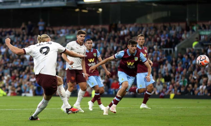 Haaland lập cú đúp, Man City đại thắng Burnley ở trận khai mạc Ngoại hạng Anh