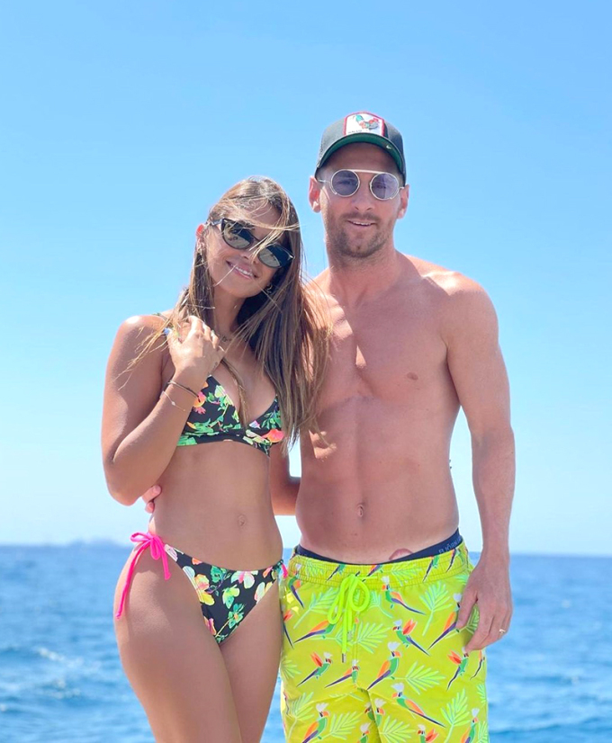 Vợ Messi diện bikini nóng bỏng, khiến fan đứng ngồi không yên