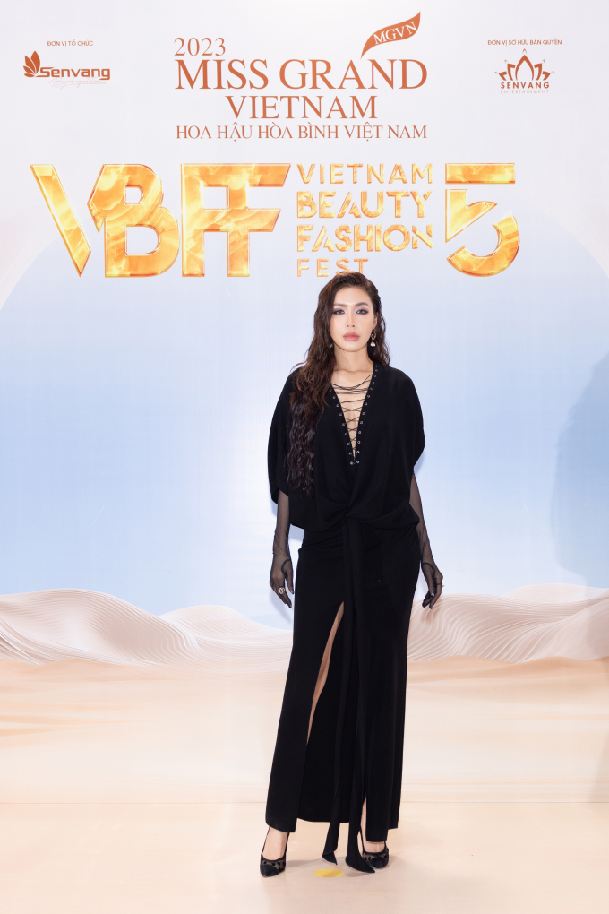 Thảm đỏ Vietnam Beauty Fashion Fest 5: Ý Nhi vắng mặt sau ồn ào, Minh Kiên chiếm spotlight với outfit ấn tượng