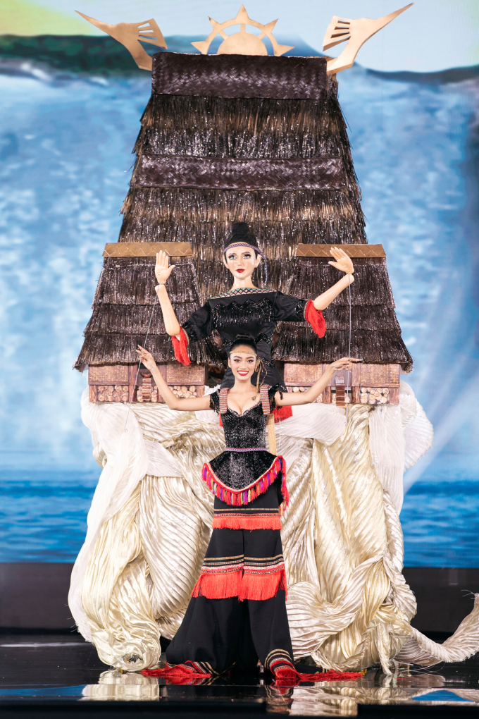 Đêm National Costume - Miss Grand Vietnam: Lê Hoàng Phương - Thùy Vi gây bão khi cùng hóa nàng Tấm