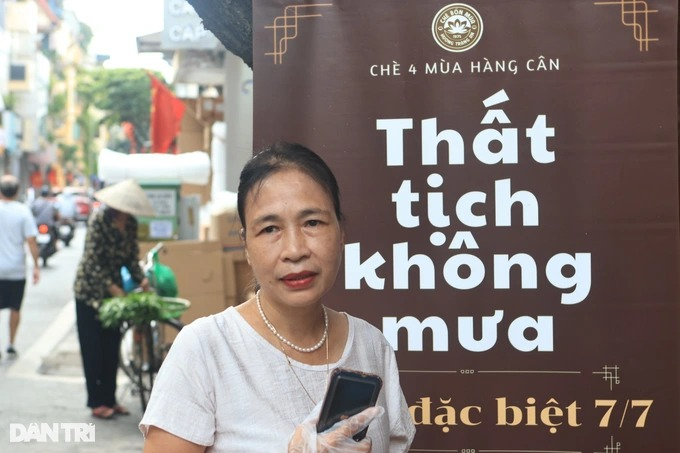 Bám trend chè thoát ế, chủ quán bán cả nghìn cốc ngày Thất Tịch