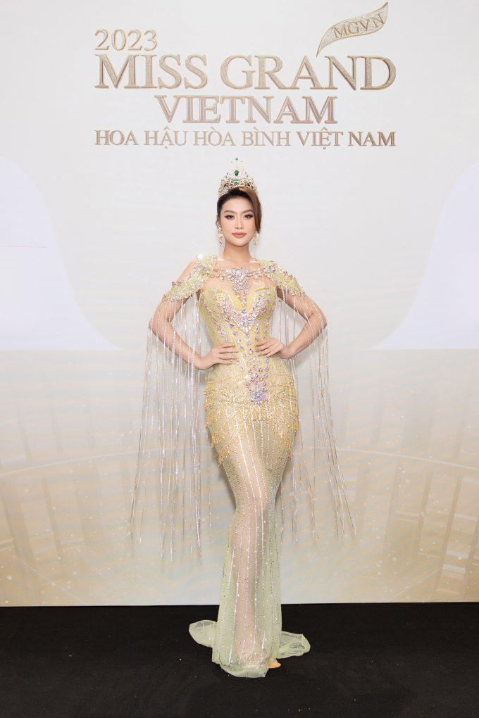 Thảm đỏ đêm Chung khảo Miss Grand Vietnam 2023: Phương Nhi hóa nữ thần, Minh Kiên khoe đường cong quyến rũ