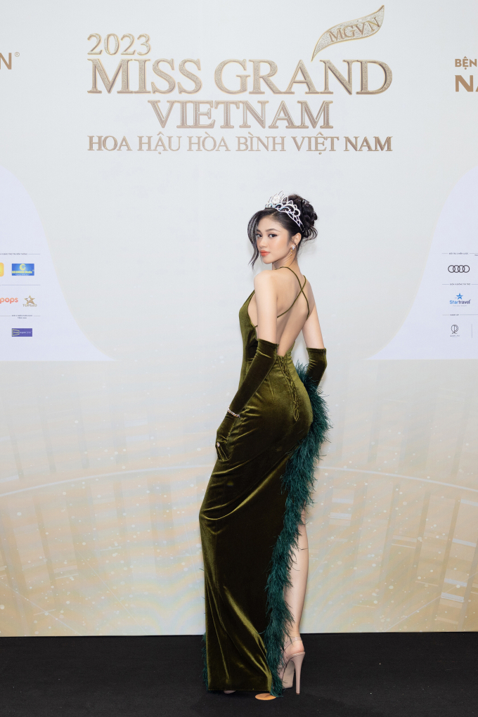 Thảm đỏ đêm Chung khảo Miss Grand Vietnam 2023: Phương Nhi hóa nữ thần, Minh Kiên khoe đường cong quyến rũ