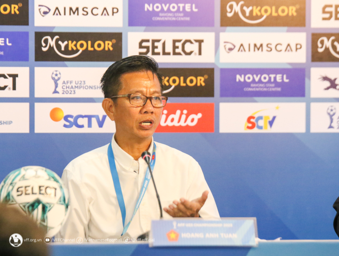 Ông Hoàng Anh Tuấn điềm tĩnh, HLV Indonesia gáy to trước chung kết