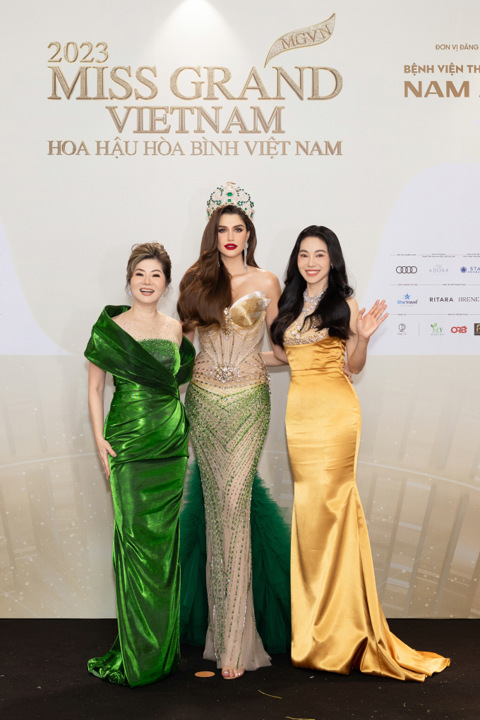 Chung kết Miss Grand Vietnam 2023: Thùy Tiên diện váy cắt xẻ táo bạo, Thiên Ân ngại ngùng bên Phát La