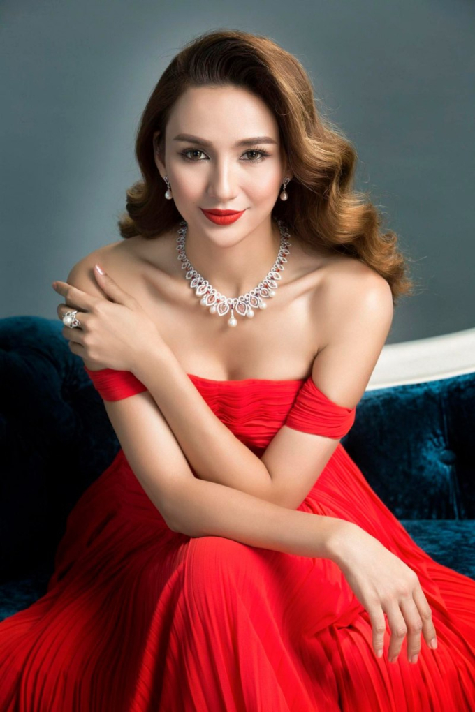 Hoa hậu Ngọc Diễm, á hậu Nguyễn Loan đảm nhận vai trò ban giám khảo Sinh viên thế hệ mới