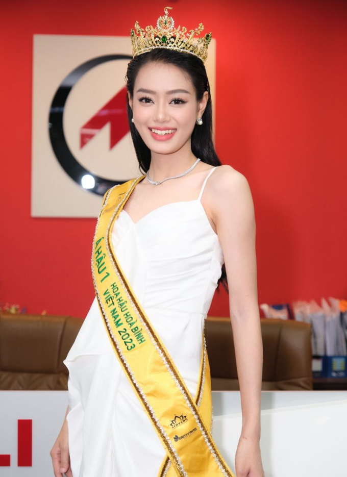 Bùi Khánh Linh: Tôi nghiêm túc với sự nghiệp beauty queen và luôn hướng đến giá trị cộng đồng