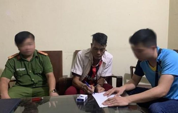 Xảy ra mâu thuẫn tại nhà người phụ nữ, rút dao đâm chết người đàn ông cùng bản Xảy ra mâu thuẫn tại nhà người phụ nữ, rút dao đâm chết người đàn ông cùng bản