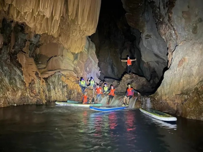 Quảng Bình: Phát hiện hang động mới dài hơn 1,5 km giữa rừng Trường Sơn