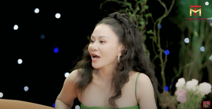Thu Minh hỏi khó Thảo Trang trên show Muse It: Có ai nhầm lẫn em với chị không?