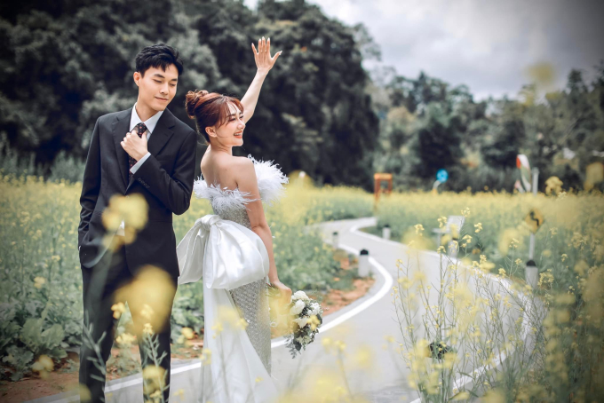 Diễn viên Nhà bà Nữ - Phương Lan tung bộ ảnh cưới lãng mạn, xác nhận ngày kết hôn cùng bạn trai kém tuổi