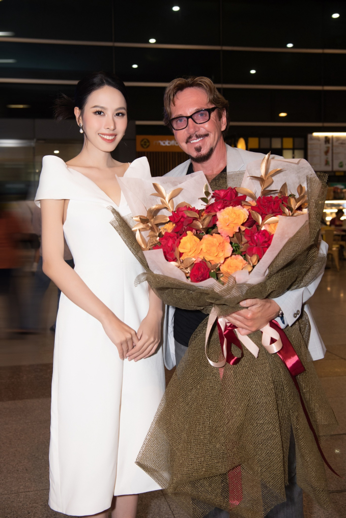 Á hậu Ngọc Hằng rạng rỡ, nhận lời khen từ CEO Miss Intercontinental ngay từ lần gặp đầu tiên