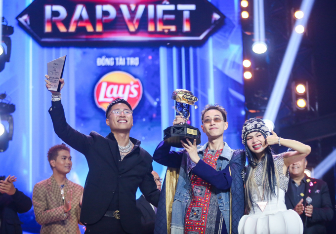 Người miền núi chất - Double2T trở thành quán quân Rap Việt mùa 3, dùng tiền thưởng khao cả làng và làm từ thiện