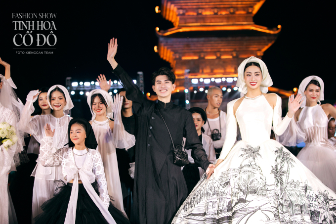 Lương Thùy Linh diện yếm kết hợp đầm công chúa được may từ 1000m vải của NTK Nguyễn Minh Công