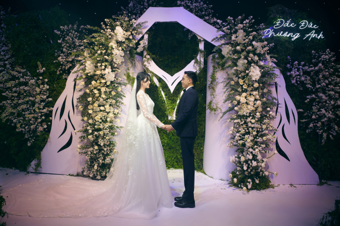 Đám cưới đẹp lung linh như cổ tích của á hậu Phương Anh: “Ngộp visual” với dàn khách mời cực phẩm