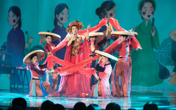 Đang làm giám khảo, Mỹ Tâm bất ngờ bị thí sinh hối lấy chồng tại Vietnam Idol 2023