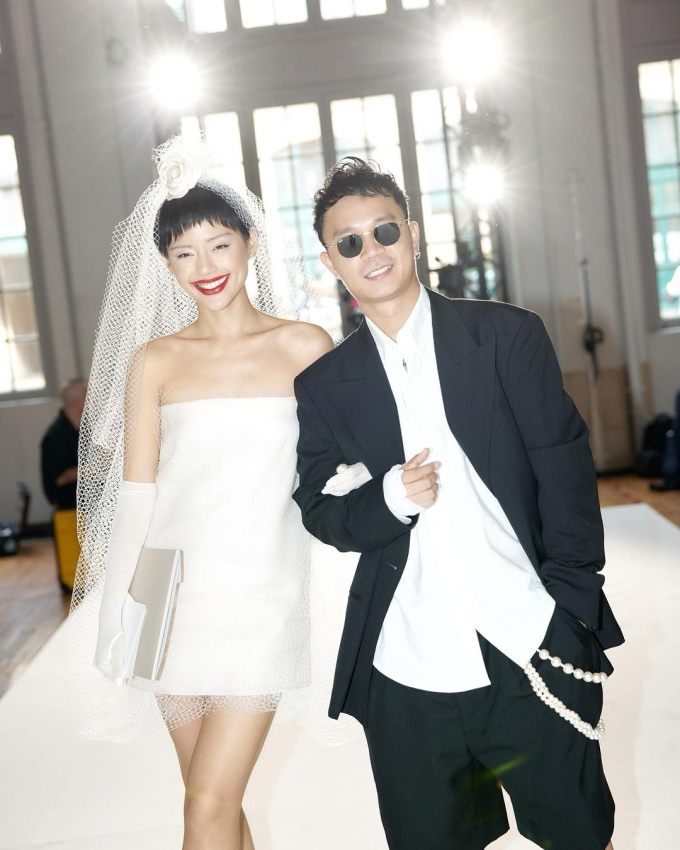 Dám nghĩ dám làm: Cô Em Trendy chụp bộ ảnh cưới “độc nhất vô nhị” tại sàn runway quốc tế