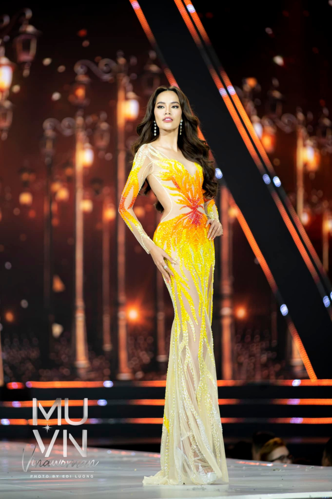 Hoàng Phương tung bản vẽ váy dạ hội thi Miss Grand, fan lo lắng: Vẫn chưa xứng tầm chiến binh nước chủ nhà