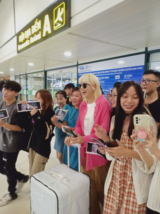 KiMMi ra mắt thương hiệu mỹ phẩm tại Hà Nội sau sự thành công rực rỡ của fan meeting ở TP.Hồ Chí Minh