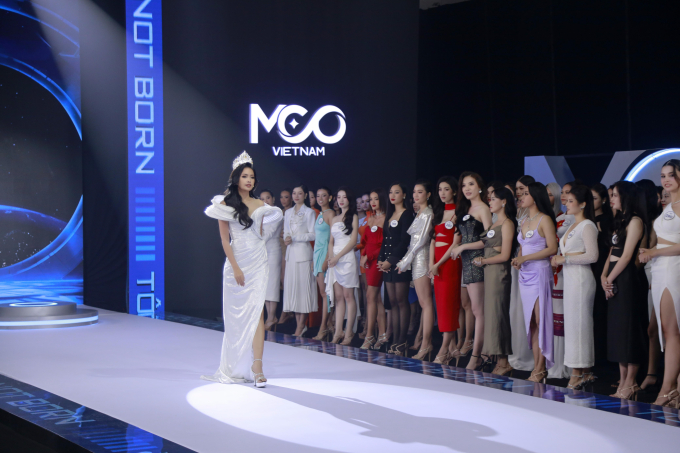 HHen Niê - Ngọc Châu - Thủy Tiên đẹp bất phân thắng bại, truyền cảm hứng Tôi - luyện nên tôi tại Miss Cosmo Vietnam