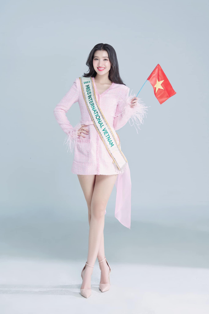 Phương Nhi xinh xắn như viên kẹo ngọt, khởi hành sang Nhật chinh phục vương miện Miss International