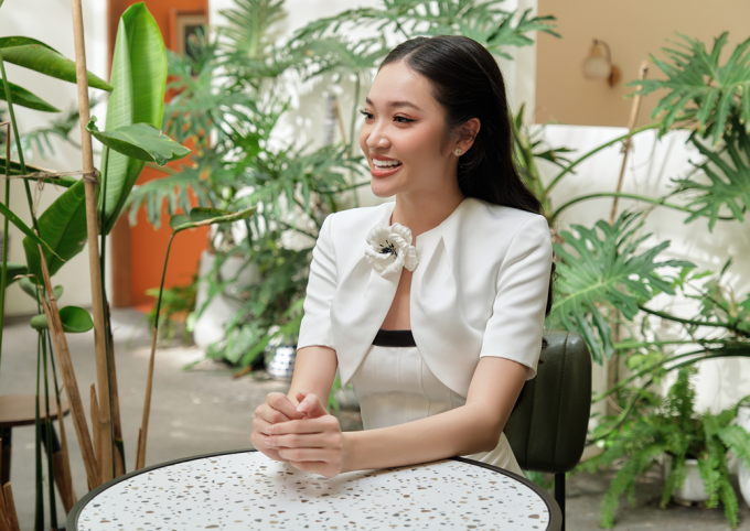 Hoa hậu Hoàn cầu Việt Nam - Kim Ngân: Ngưỡng mộ Thảo Nhi Lê - Thủy Tiên, nỗ lực trở thành MC song ngữ