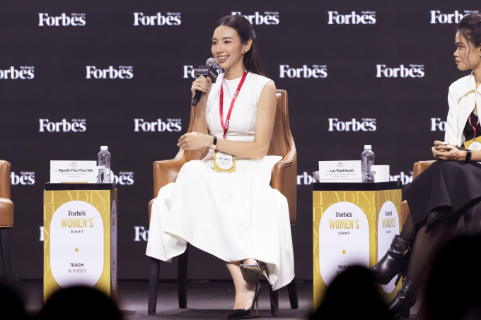 Hoa hậu Thuỳ Tiên ghi điểm tuyệt đối với vai trò mới tại Hội nghị Phụ nữ 2023