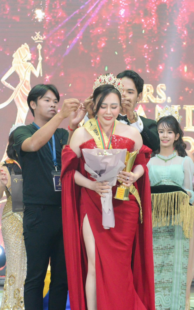 Hoa hậu Phan Kim Oanh bất ngờ được giữ vương miện Mrs Grand International thêm 1 năm