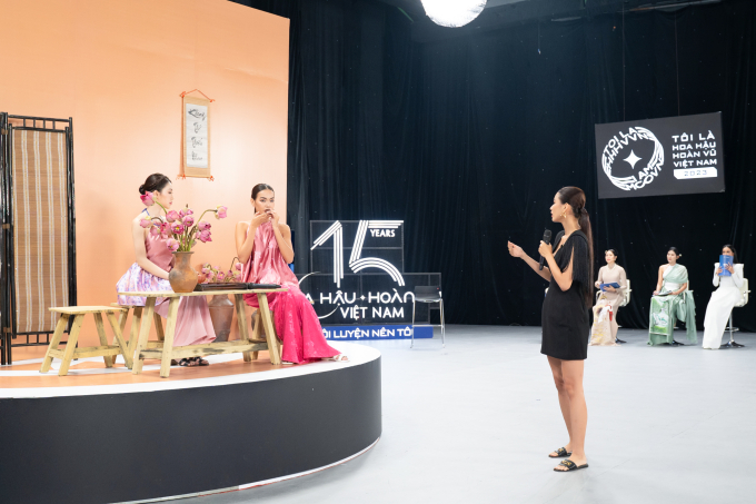 Tập 6 Miss Cosmo Vietnam: Cao Thiên Trang giành chiến thắng đầu tiên khi làm đạo diễn, 5 thí sinh bị loại cùng lúc