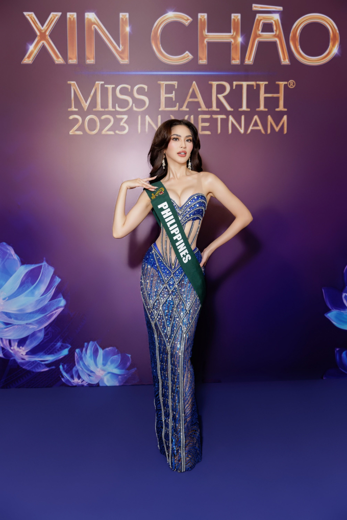 Miss Earth 2023 khai màn: Thảm xanh hoành tráng tại Nhà hát Thành phố, 90 mỹ nhân vỡ òa cảm xúc vì À Ố Show