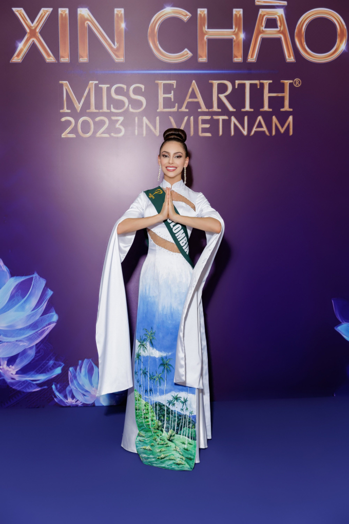 Miss Earth 2023 khai màn: Thảm xanh hoành tráng tại Nhà hát Thành phố, 90 mỹ nhân vỡ òa cảm xúc vì À Ố Show