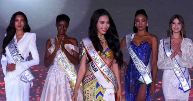 Tỏa sáng suốt hành trình tại Ai Cập, Ngọc Hằng giành giải á hậu 2 Miss Intercontinental 2023