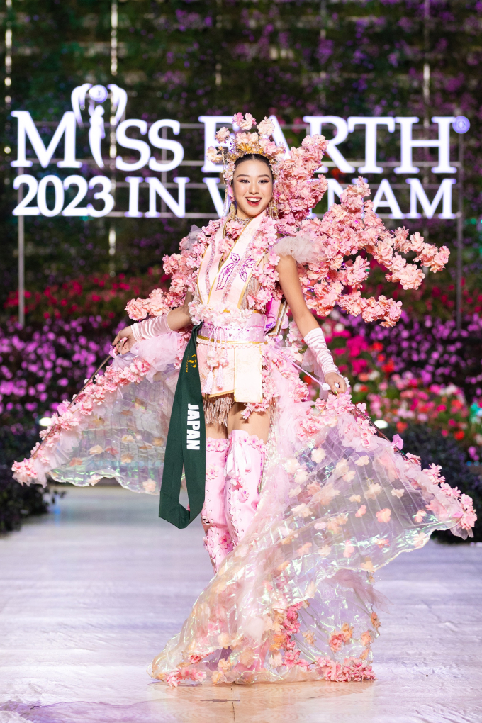 Bán kết Miss Earth 2023: Sân khấu hoành tráng gây ấn tượng, dàn mỹ nhân tỏa sáng giữa Đà Lạt ngàn hoa