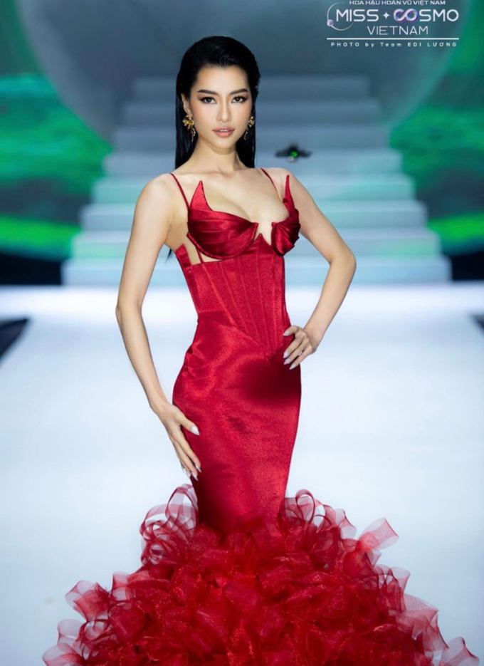 Hoàng Nhung - ứng viên sáng giá tại Miss Cosmo Vietnam: Nữ CEO đẹp quyến rũ, cao tận 1m79