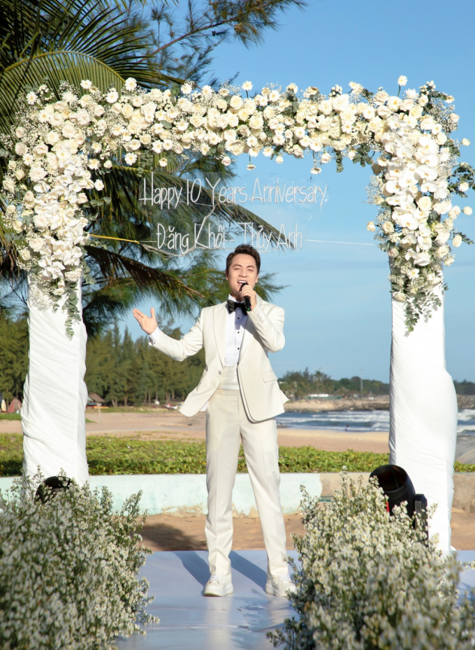 Đăng Khôi - Thủy Anh cưới lần nữa trong MV, hạnh phúc cùng 2 con trai bước lên lễ đường