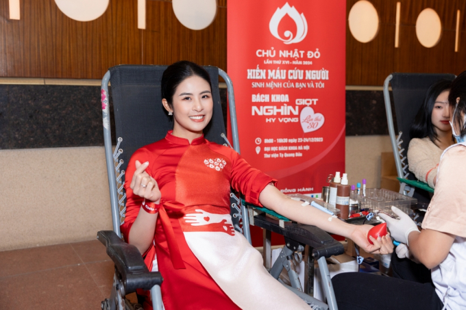 Hoa hậu Ngọc Hân lần thứ 10 đi hiến máu nhân đạo