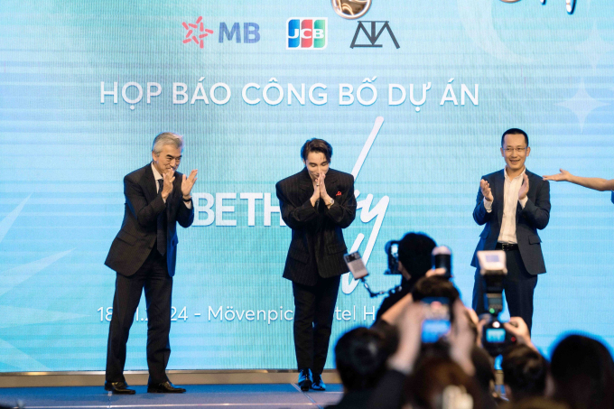MB hợp tác cùng Sơn Tùng M-TP và JCB ra mắt thẻ dành cho Sky, khiến cộng đồng fandom “đứng ngồi không yên”