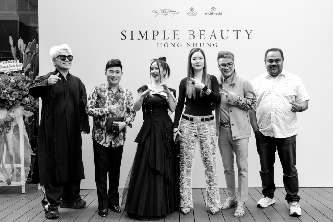 Vũ Cát Tường, MCK cùng dàn chị đẹp đến chúc mừng Diva Hồng Nhung ra mắt MV “Simple Beauty”