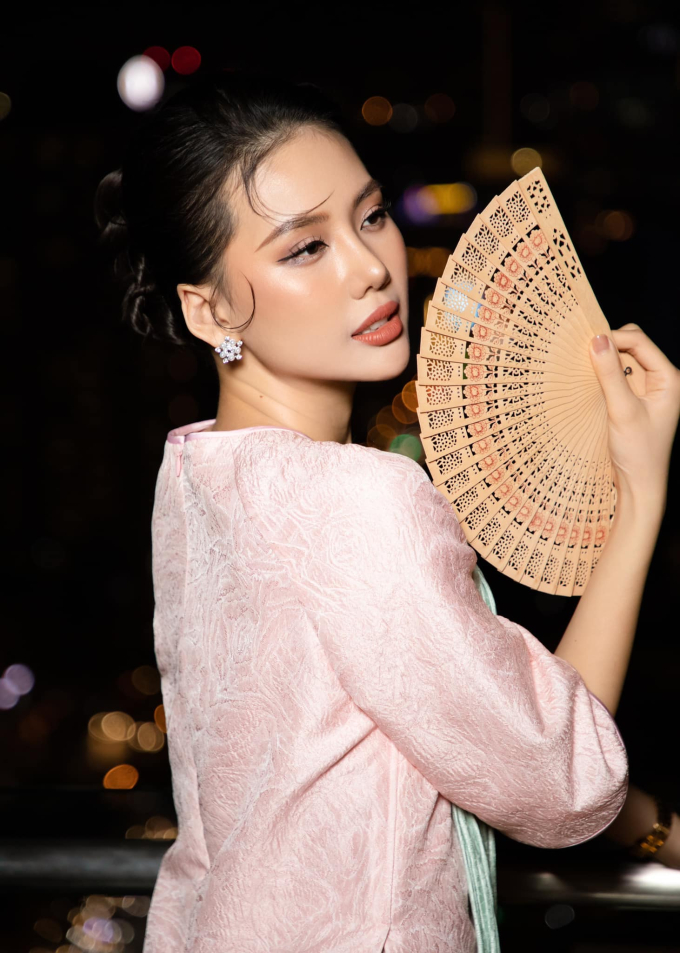 Hoa hậu Bùi Quỳnh Hoa: Tôi muốn ở gần bố mẹ nhiều hơn sau những năm về nhà ngay mùng 1 Tết