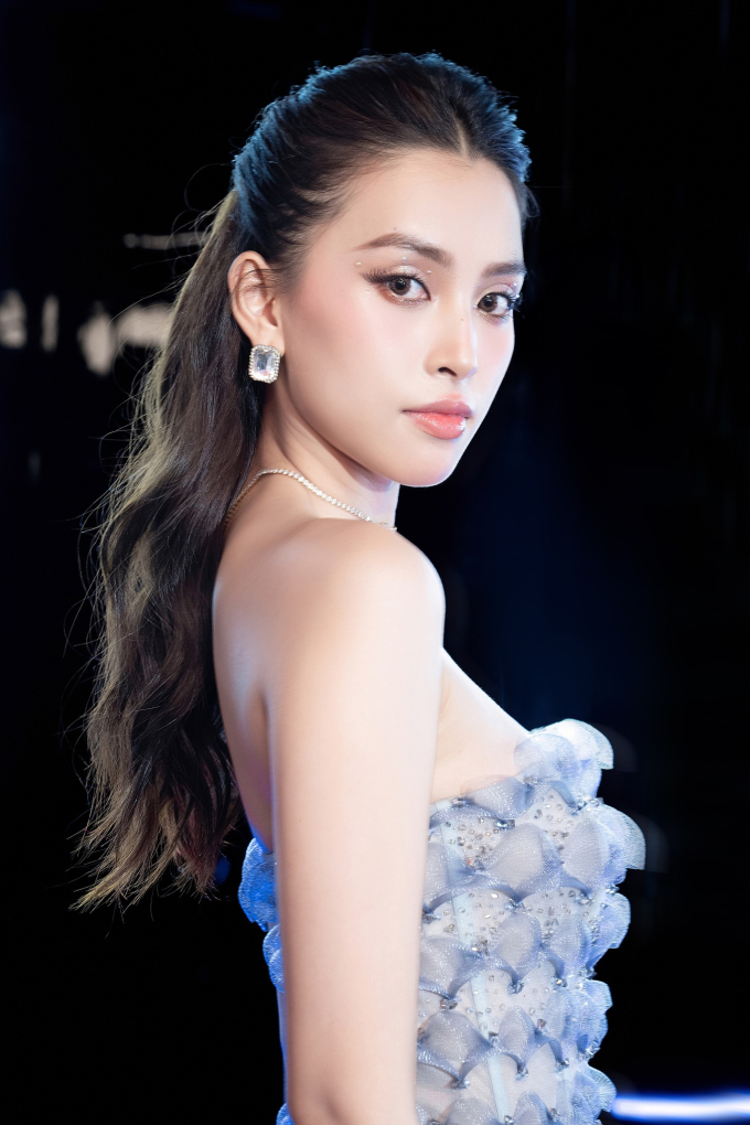 Hoa hậu Tiểu Vy: Tôi tin vào luật hấp dẫn và năm 2024 sẽ thật rực rỡ, thành công mỹ mãn