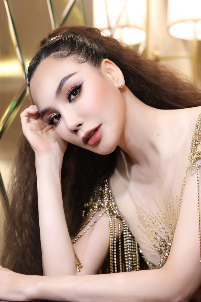 Hồ Quỳnh Hương tung MV trở lại V-Pop: 4 lần thu âm, bản ứng ý nhất lại chưa kịp gửi cố nhạc sĩ Xuân Phương